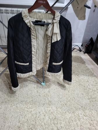 Продам стильную женскую куртку, р-р 44