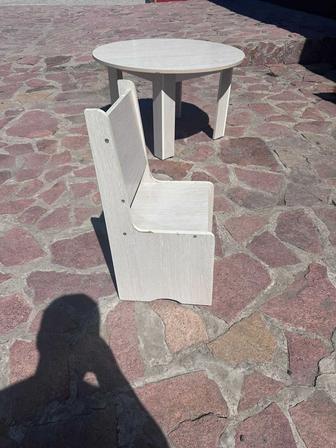 Стол и стулья для садика