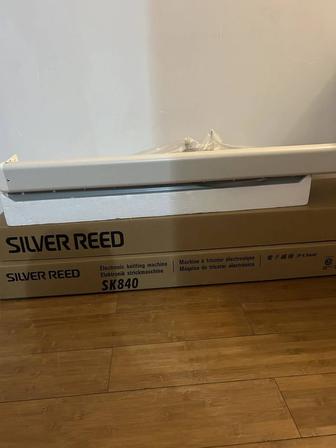 Silver Reed SK840/SRP60N Вязальная машинка