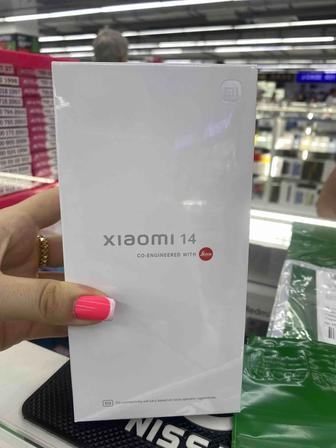 Смартфон Xiaomi 14 12/512Gb черный, зеленый, белый
