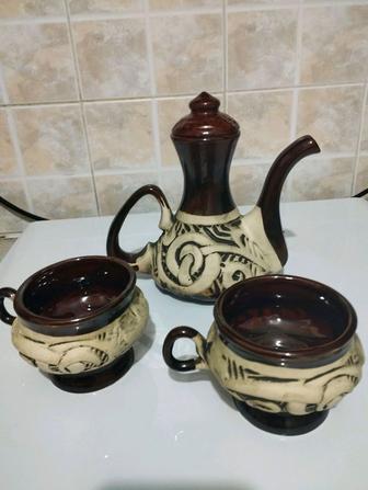 Глиняная посуда, чайник с кружками