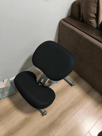 Продам ортопедический коленный стул