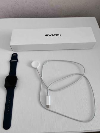 Продам Apple Watch SE 32ГБ