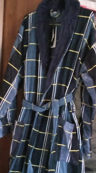 Продам мужской махровый халат, производства Турция,размер54-56, новый