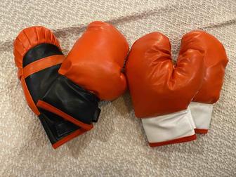 Детская боксерская груша и перчатки