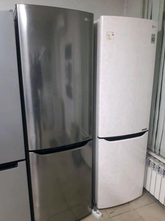Холодильникот LG морозит и холодит отлично 200 см