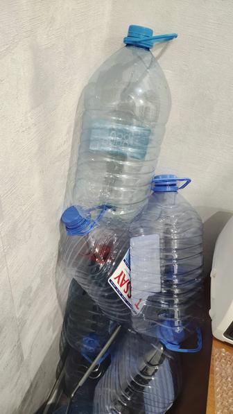 Продам бутылки от воды 5л