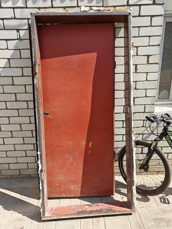 Продам металлический двери