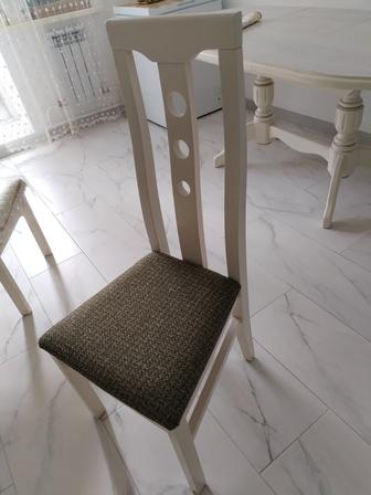 Кухоный стол со стульями(4стула)