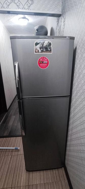 Двухкамерный холодильник LG gr-u302rlc