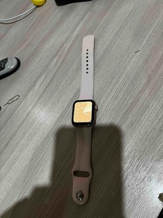 Продам Apple Watch SE 40mm