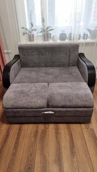 Продам двухместный диван российского производства.