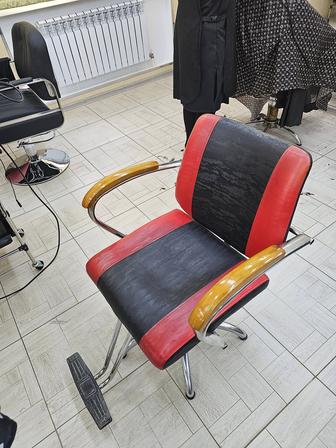 Продам парикмахерские кресла