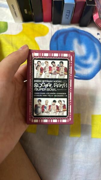 Polaroid card 
Корейской группы Stray kids