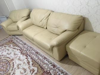 Диван-кровать, пуфик и кресло от фирмы IKEA «Бьербу»