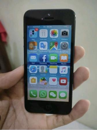 Смартфон IPhone 5 Black