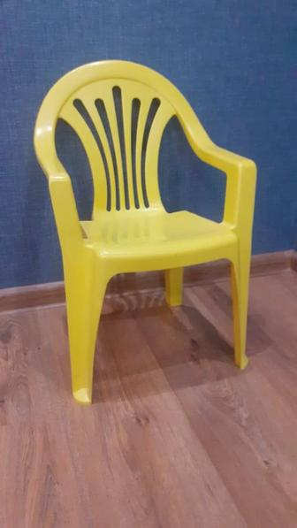 Продаются детские пластмассовые стулья