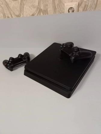 PlayStation 4 Slim 1TB 11 игр на дисках и 15 игр на аккаунтах