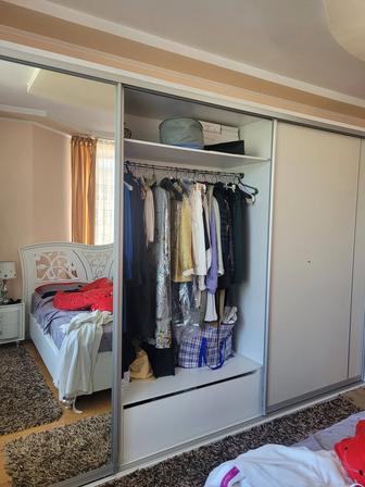 Шкаф большой, для одежды