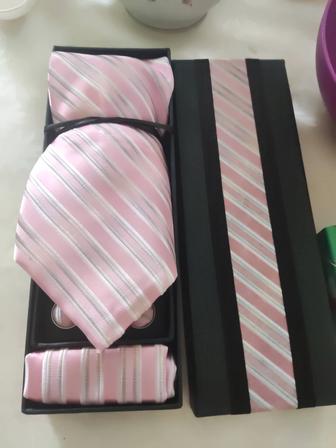 Продам набор с галстуком