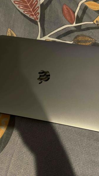 Продам MacBook Pro 2017